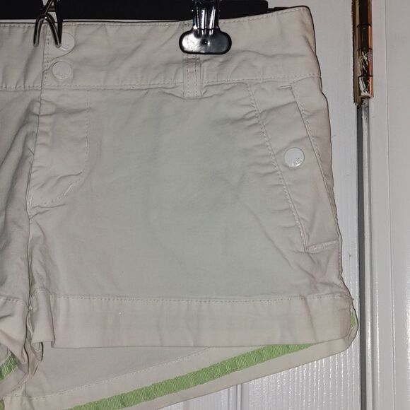 American Eagle Outfitters Stretch white short shorts Sz 6 - Picture 2 of 5